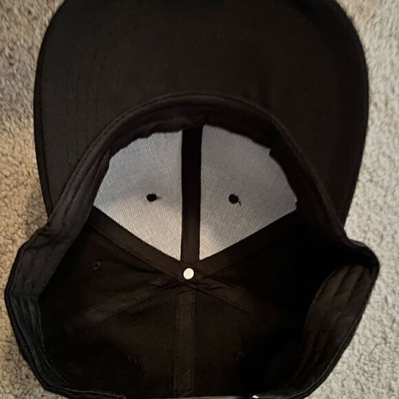 All black NWOT black skater hat with skull fingers rock on - Picture 4 of 8